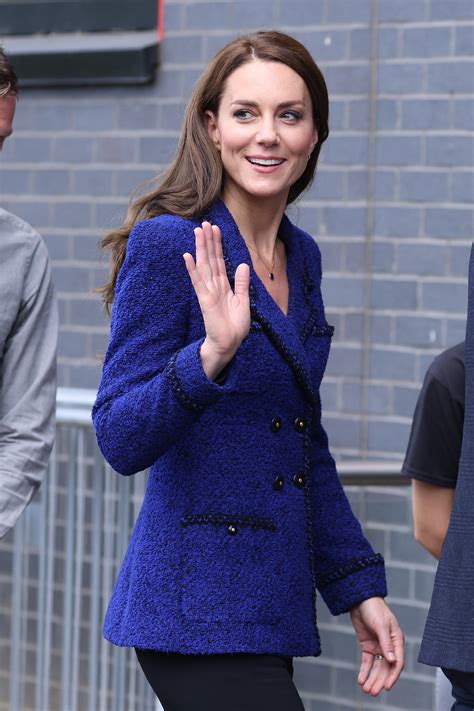 chanel kate kimddleton|Kate Middleton black Chanel blazer.